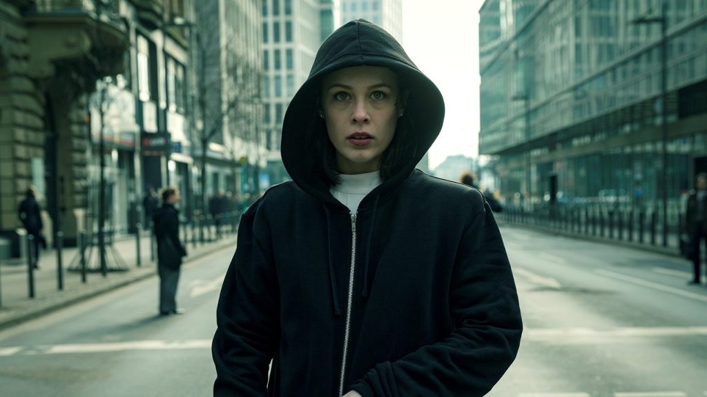 Paula Beer im Serienhit Bad Banks