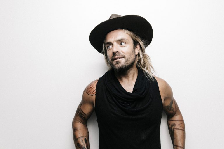 Xavier Rudd und John Buttler auf dem Tollwood kulturIMBLOG