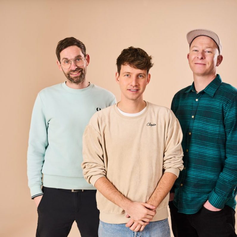 Kindsköpfe zurück in der Musik-Arena: Deine Freunde erobern das Tollwood Sommerfestival